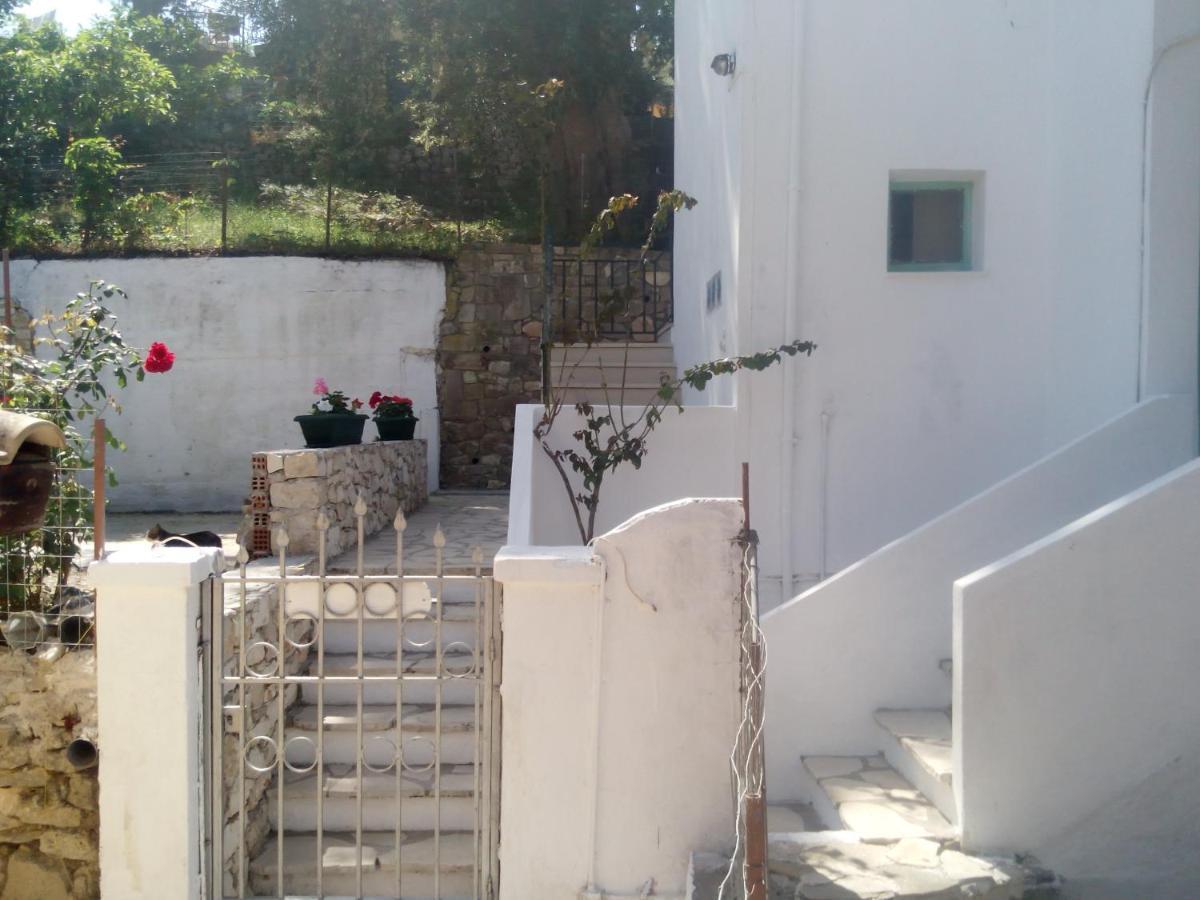 Soustas Apartments Longós Esterno foto